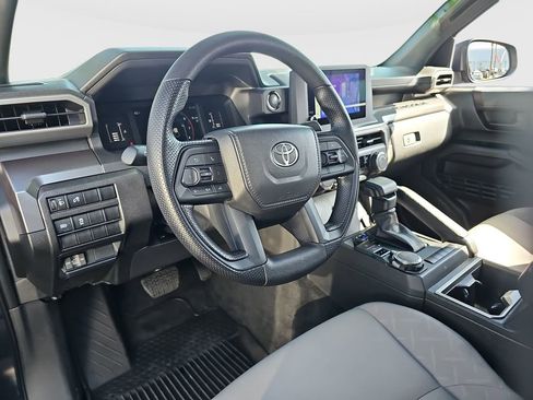Certified 2025 Toyota Tacoma SR5 AWD/4WD image 9