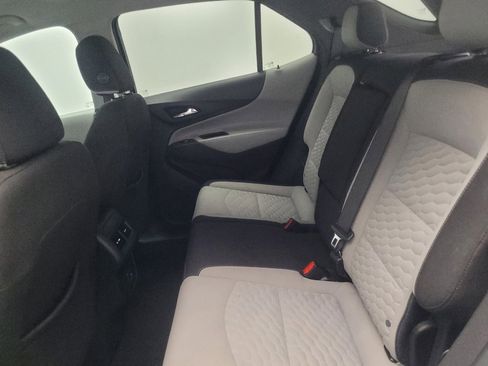 Used 2021 Chevrolet Equinox LT FWD image 18