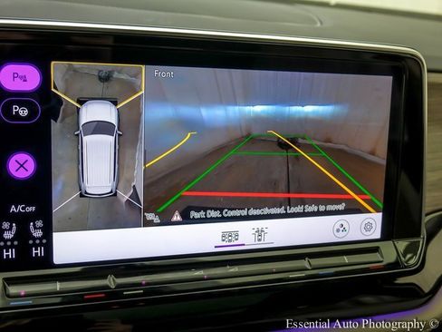 Used 2024 Volkswagen Atlas SEL Premium R-Line image 18