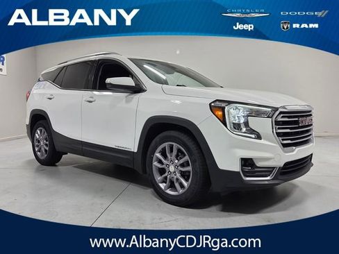 Used 2023 GMC Terrain SLT FWD image 1