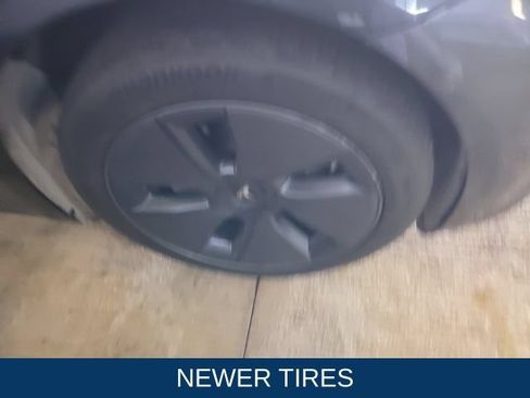 Used 2023 Tesla Model 3 Standard Range RWD image 3