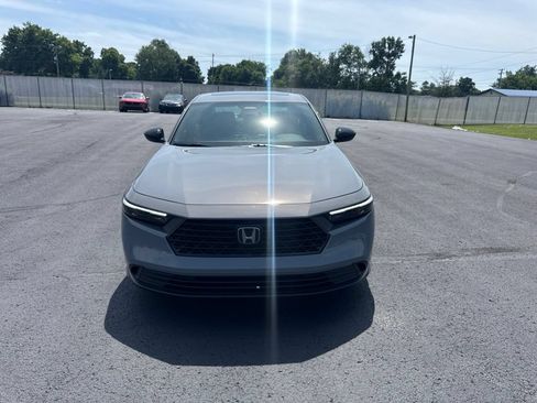 Used 2023 Honda Accord Sport image 2