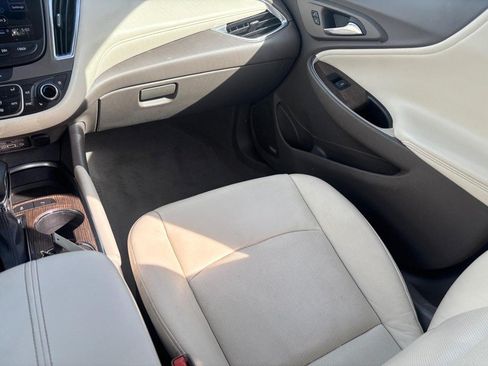 Used 2024 Chevrolet Malibu LT FWD image 17