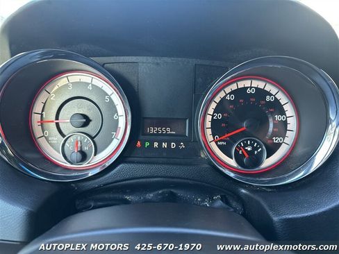 Used 2017 Dodge Grand Caravan SXT image 23