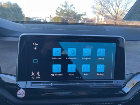 Used 2024 Volkswagen Atlas SE image 19