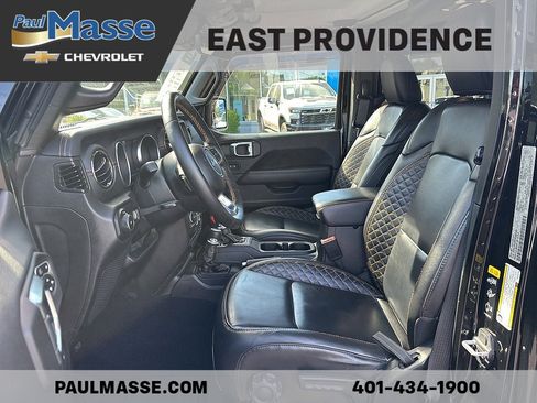 Used 2023 Jeep Wrangler Unlimited Sahara AWD/4WD image 17