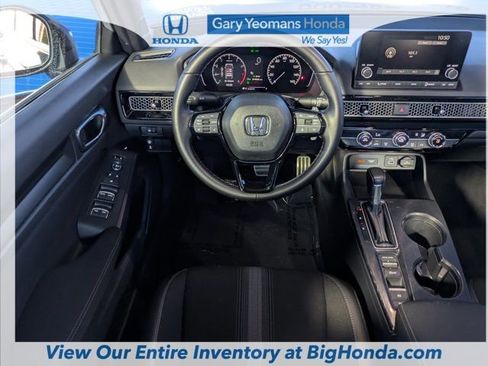 Used 2023 Honda Civic Sport image 17