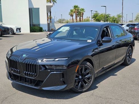 New 2025 BMW 750e xDrive image 1