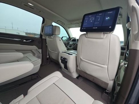 Used 2021 GMC Yukon XL Denali w/ Denali Premium Package image 19