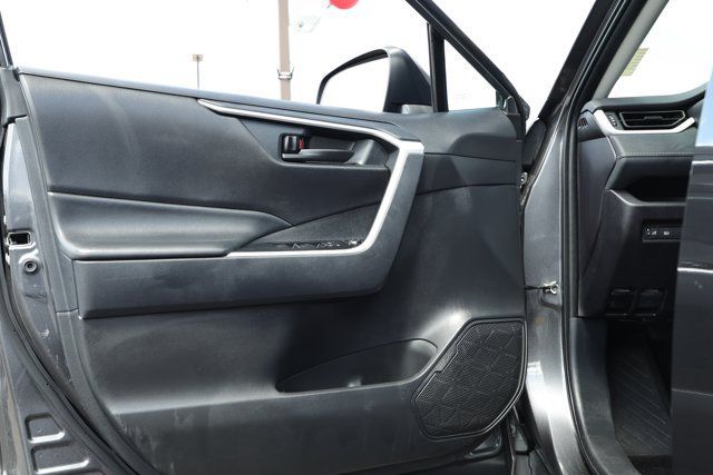 Used 2025 Toyota RAV4 LE FWD image 20