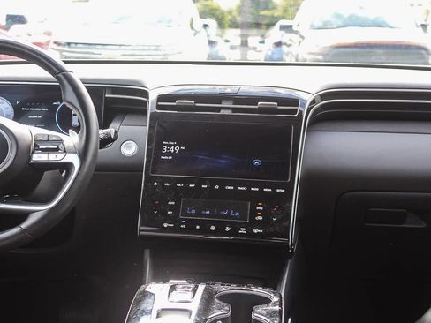 Certified 2023 Hyundai Tucson Limited AWD/4WD image 18
