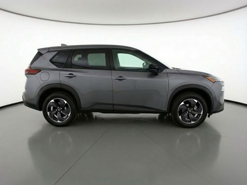 Used 2025 Nissan Rogue SV FWD image 11