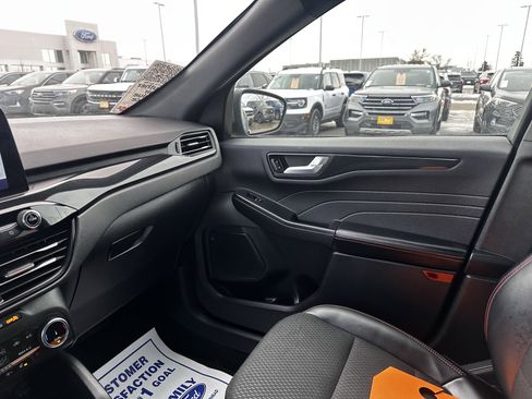 Certified 2025 Ford Escape ST-Line Select image 11