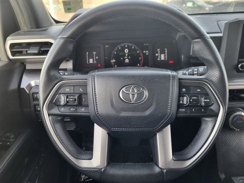 Used 2025 Toyota 4Runner SR5 image 9