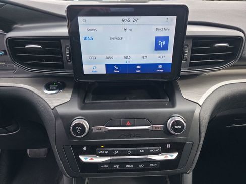 Used 2020 Ford Explorer XLT image 15