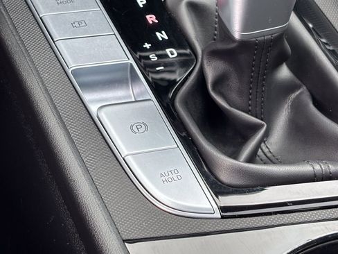 Used 2025 Hyundai Elantra Limited image 35