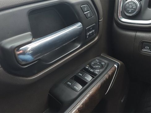 Used 2022 GMC Sierra 3500 Denali image 8