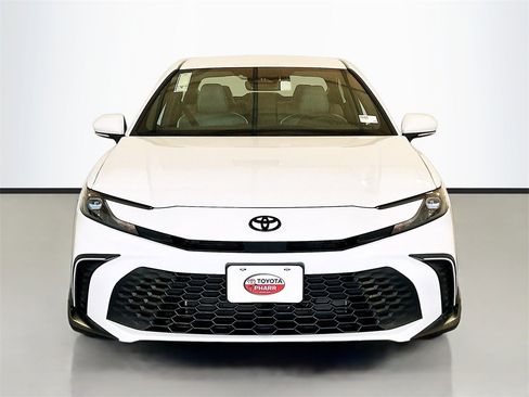 New 2026 Toyota Camry SE image 2