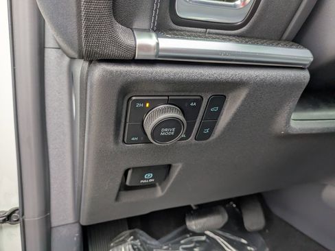 New 2025 Ford Expedition Max Platinum w/ Stealth Performance Package image 17