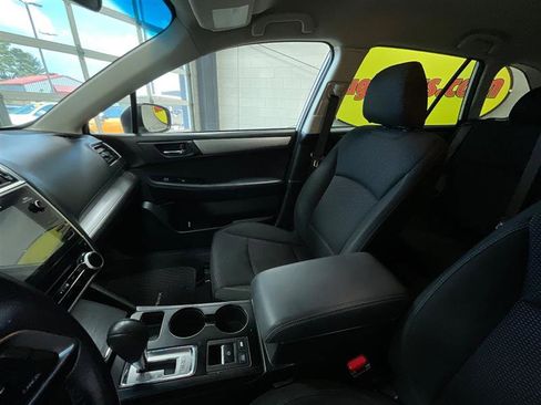 Used 2018 Subaru Outback 2.5i Premium image 12