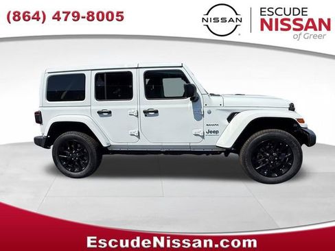 Used 2024 Jeep Wrangler Unlimited Sahara AWD/4WD image 2