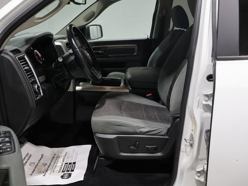 Used 2018 RAM 1500 Big Horn AWD/4WD image 9