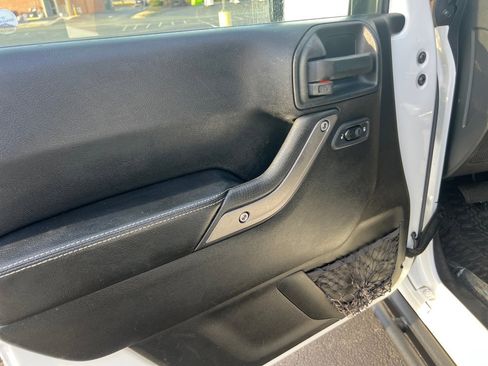 Used 2018 Jeep Wrangler Sport image 36