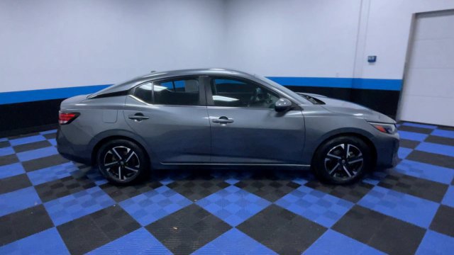 Used 2024 Nissan Sentra SV FWD image 9