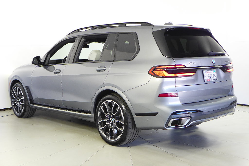 Used 2023 BMW X7 xDrive40i w/ M Sport Package AWD/4WD image 9