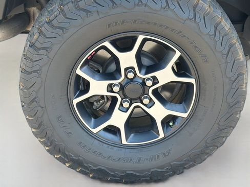 Used 2018 Jeep Wrangler Unlimited Rubicon AWD/4WD image 9