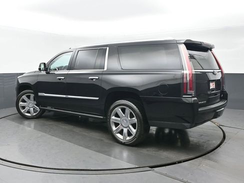Used 2020 Cadillac Escalade ESV Premium Luxury image 5