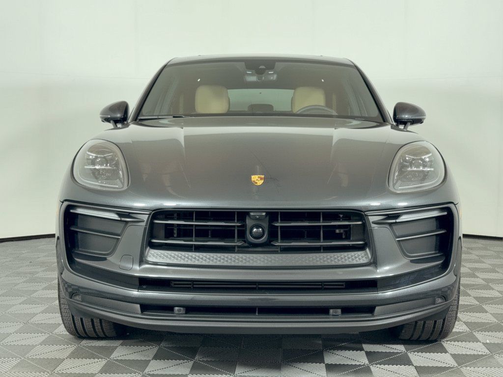Used 2026 Porsche Macan AWD/4WD image 7