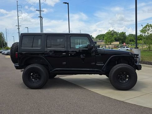 Used 2016 Jeep Wrangler Unlimited Sport w/ Max Tow Package AWD/4WD image 2