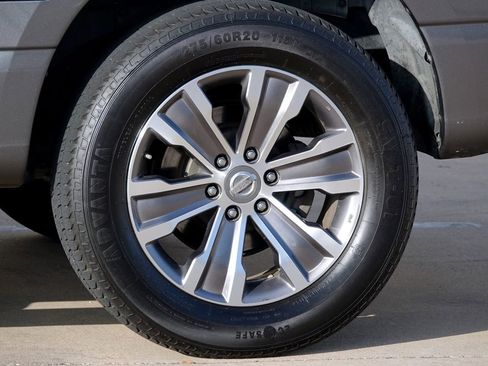 Used 2019 Nissan Titan SL image 25