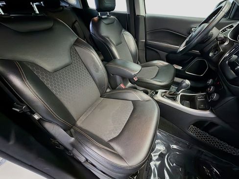 Used 2018 Jeep Compass Latitude image 15