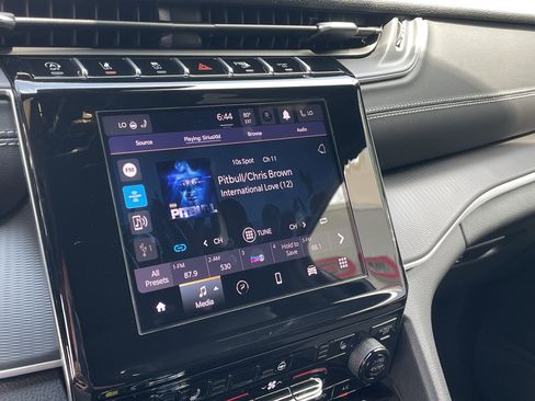 New 2025 Jeep Grand Cherokee L Altitude image 44