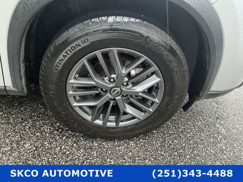 Used 2024 Nissan Rogue S AWD/4WD image 9