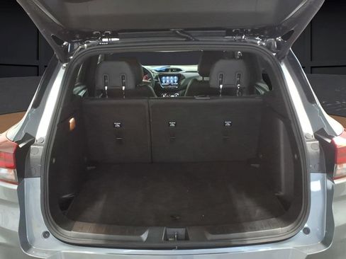 Used 2021 Chevrolet TrailBlazer RS w/ Sun and Liftgate Package FWD image 24