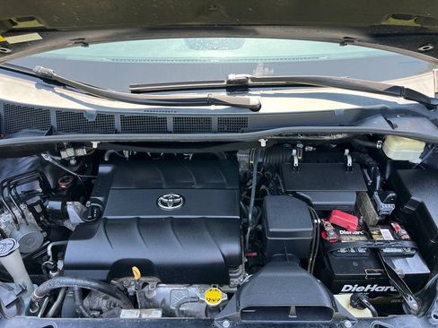Used 2016 Toyota Sienna Limited Premium AWD/4WD image 3