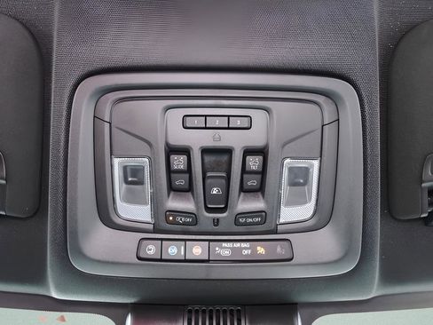 Used 2024 Chevrolet Silverado 1500 High Country w/ High Country Premium Package AWD/4WD image 18