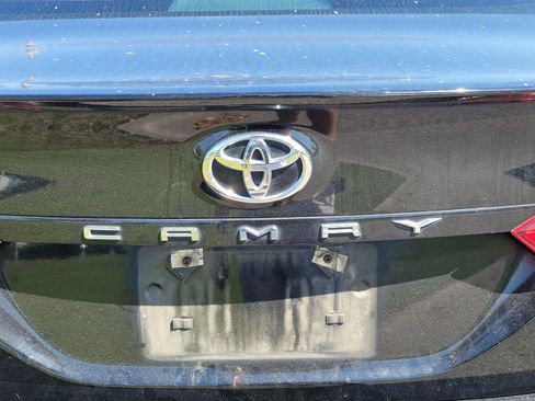 Used 2018 Toyota Camry SE FWD image 23