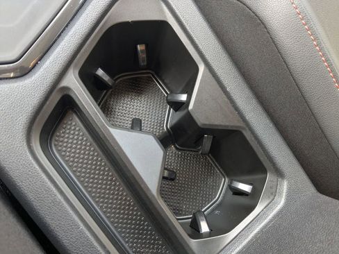 Used 2024 Volkswagen Tiguan SE image 20