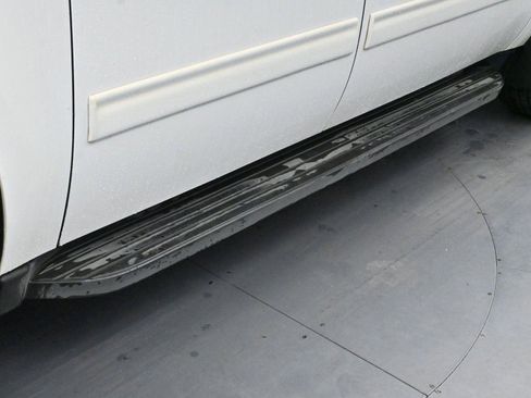 Used 2013 GMC Yukon XL SLT image 9