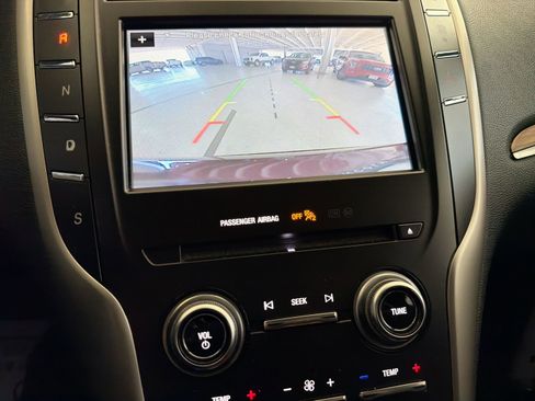 Used 2018 Lincoln MKC Select w/ Select Plus Package FWD image 18