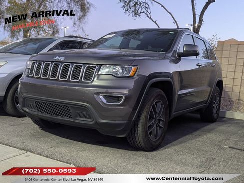 Used 2019 Jeep Grand Cherokee Laredo w/ Laredo X Package image 1