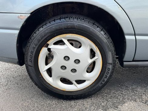 Used 2002 Saturn S-Series SL2 FWD image 11