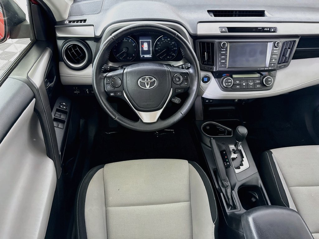 Used 2017 Toyota RAV4 XLE FWD image 3
