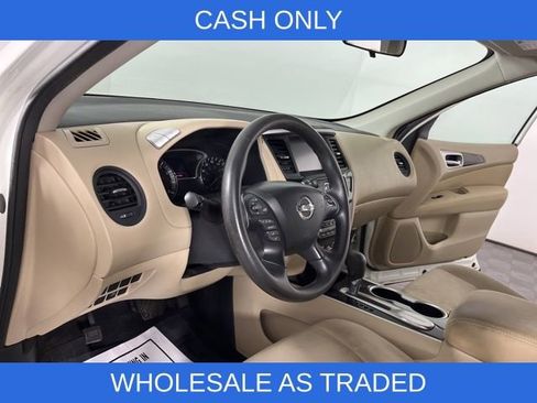 Used 2017 Nissan Pathfinder S image 16