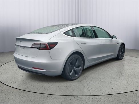 Used 2018 Tesla Model 3 image 2