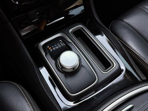 Used 2016 Chrysler 300 S RWD image 38